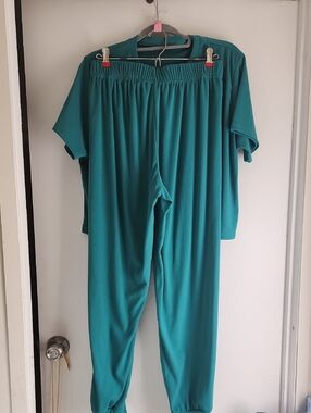 Teal Elastic Waist Women's Lounge Pant & Cropped Tee Set